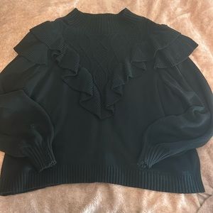 Eloquii ruffle sweater size 22/24. In great condition.